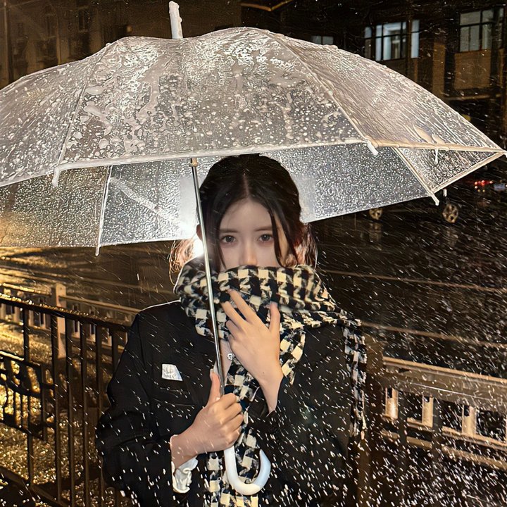 号舱房的女人